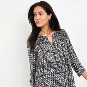 A Pea in the Pod Pleated V-neck Maternity Tunic